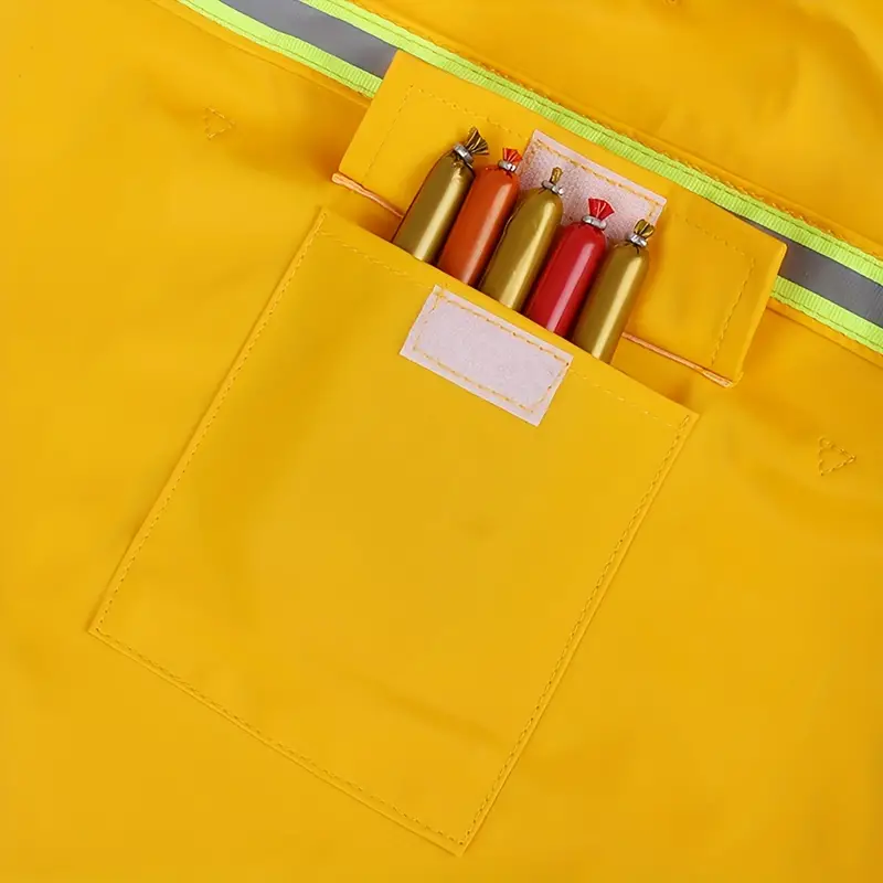 Kleine Tasche am Regenmantel für Kotbeutel